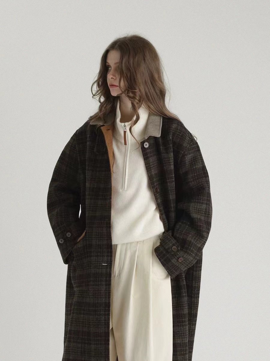 Vintage Wool Coat with Notched Lapel - Image 2