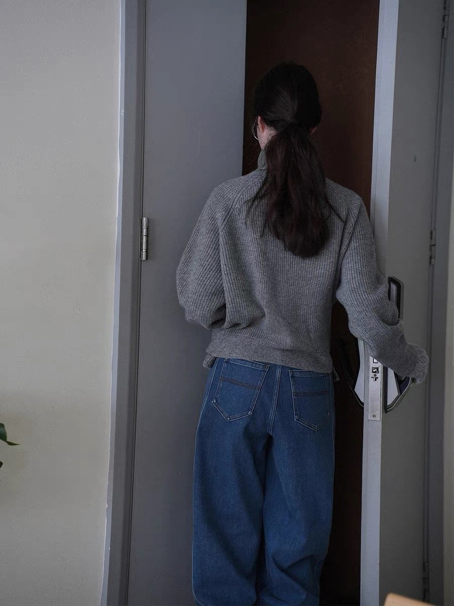 Trendy Vintage Straight-Leg Jeans for Women - Image 4