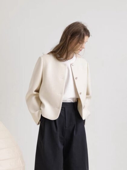 Unique Minimalist Heart-Shaped Button Blazer