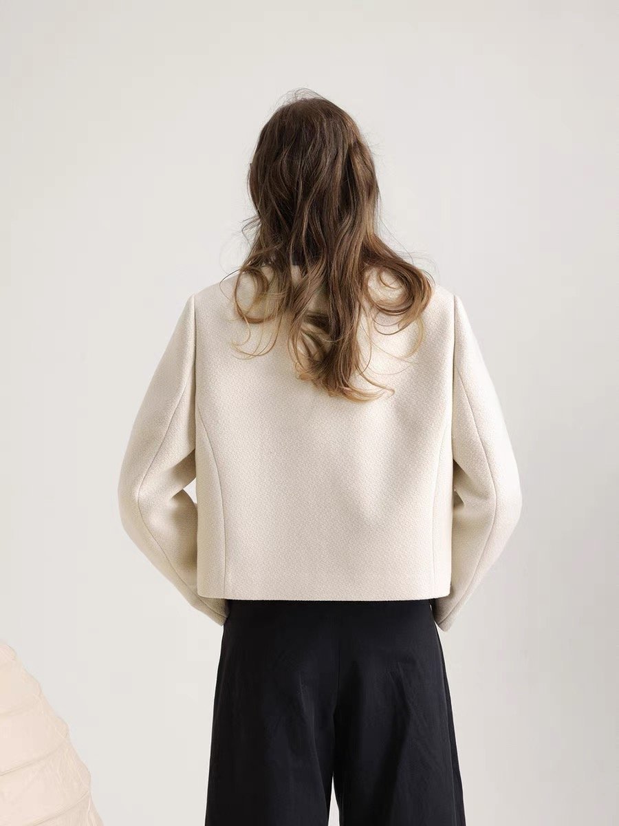 Unique Minimalist Heart-Shaped Button Blazer - Image 2