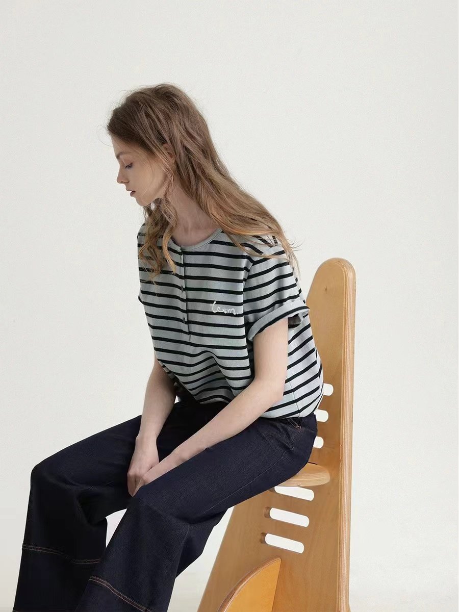 Embroidered Short Sleeve Knit Top - Image 2